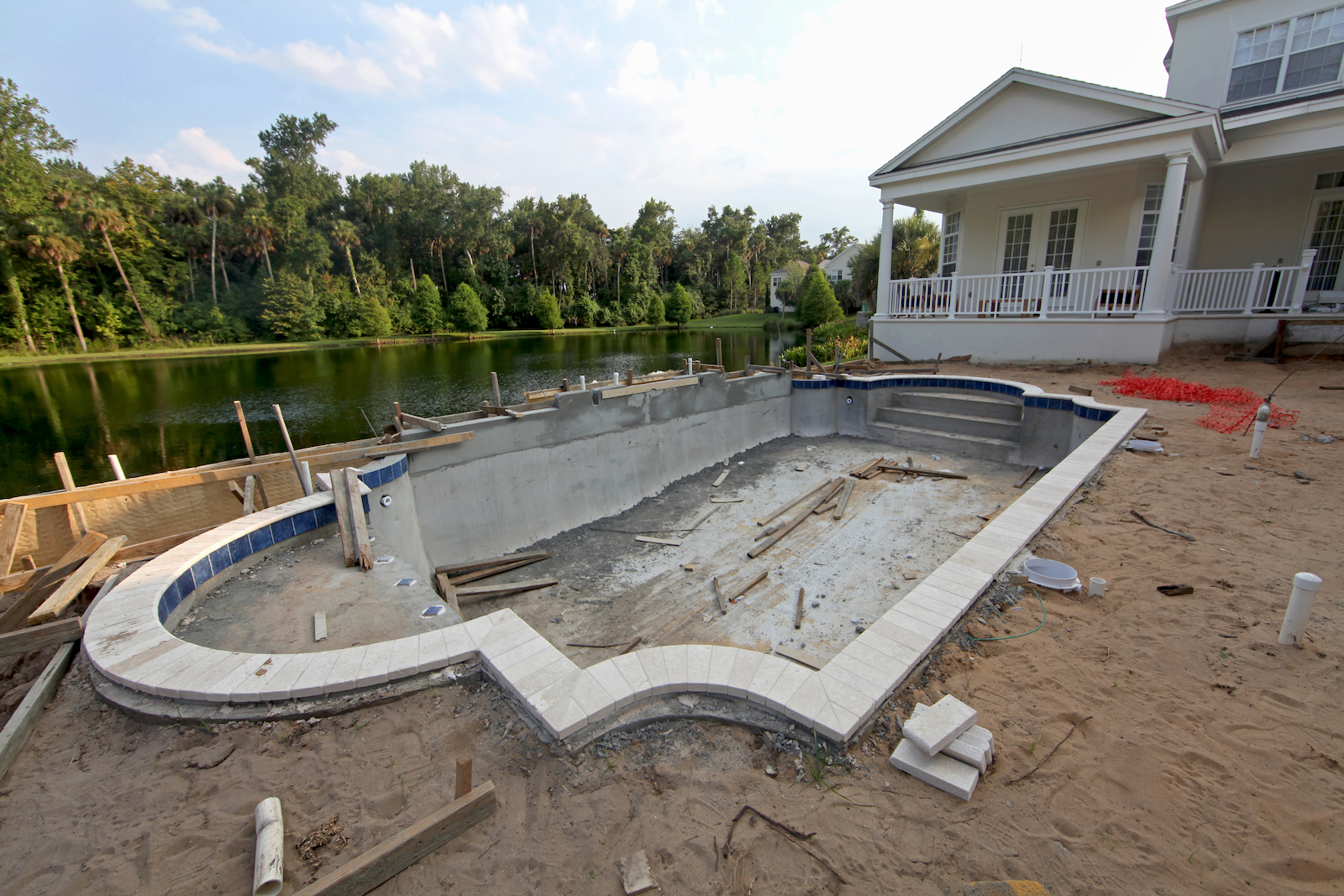 costruzione della piscina